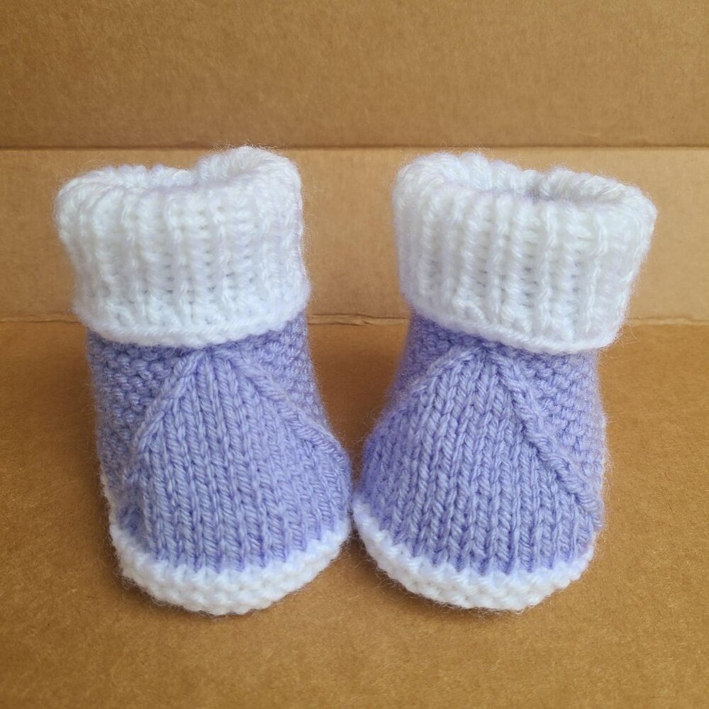 NEW Baby Booties Knit Handmade Baby Girl shoes Baby Shower Gift Purple 1-4 Month